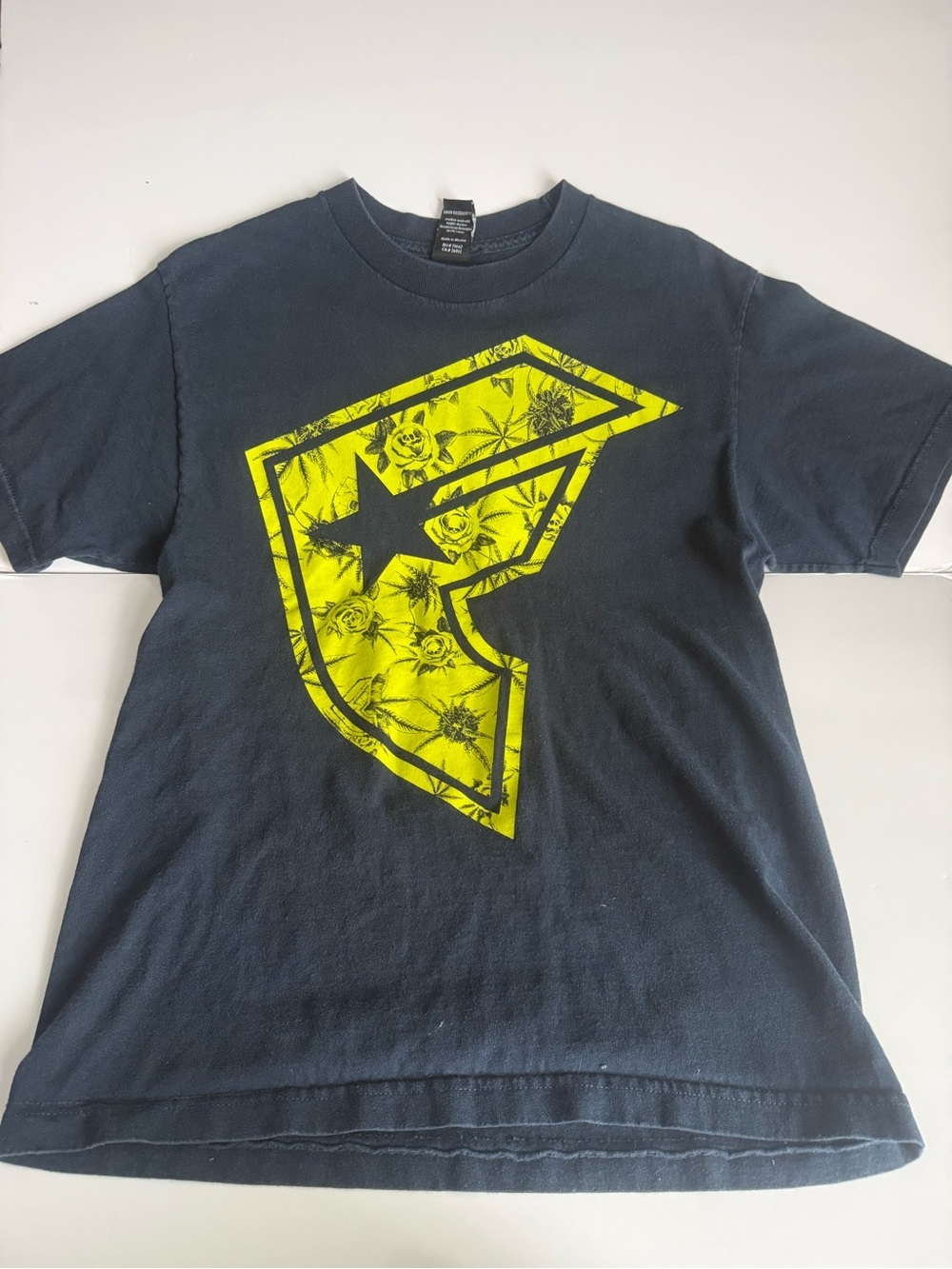 Vintage Y2K Famous Stars & Straps Big Logo Green Blunt T Shirt Medium Skater